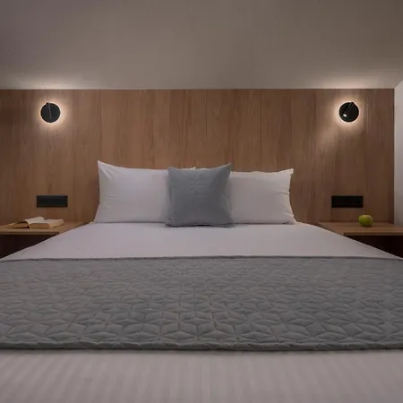 アパート Danae Luxurious Residences- 4 Min Walk From ネア・ムダニア