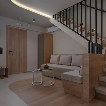アパート Danae Luxurious Residences- 4 Min Walk From ネア・ムダニア