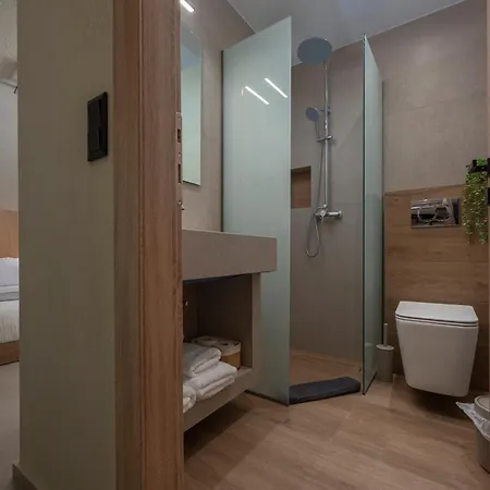 Danae Luxurious Residences- 4 Min Walk From Apartament *