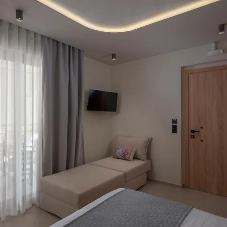Danae Luxurious Residences- 4 Min Walk From *