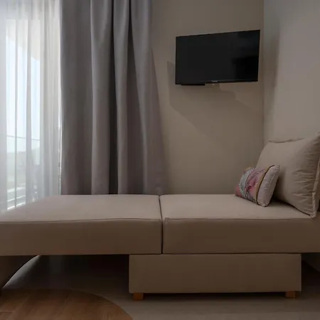 Danae Luxurious Residences- 4 Min Walk From *