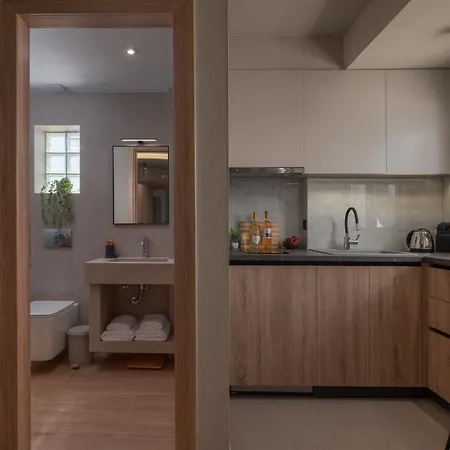 アパート Danae Luxurious Residences- 4 Min Walk From ネア・ムダニア